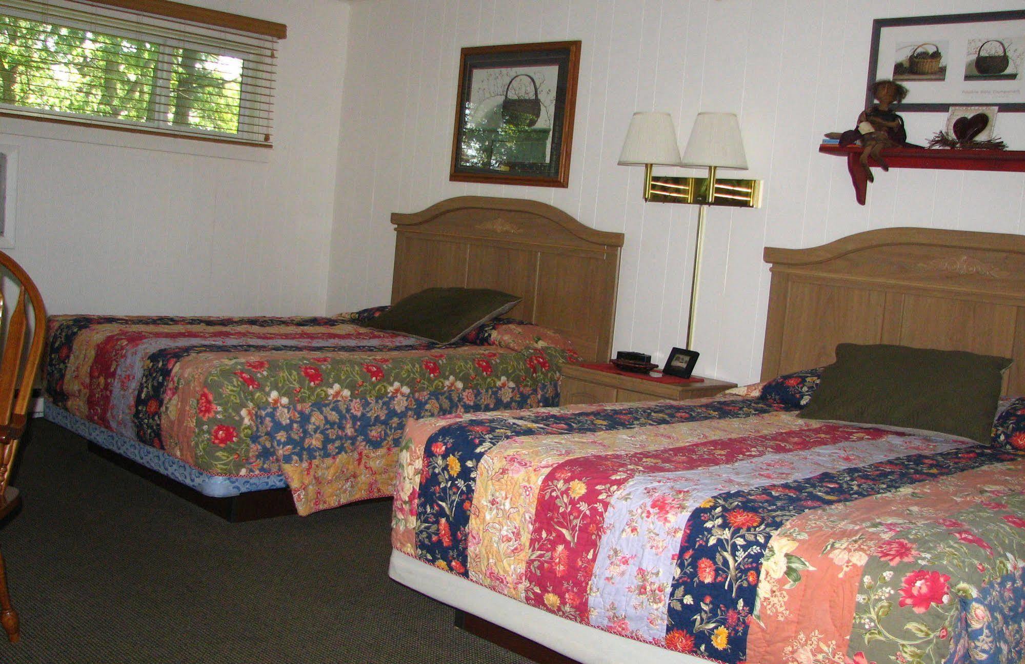 Oak Park Inn Whitehall Zewnętrze zdjęcie