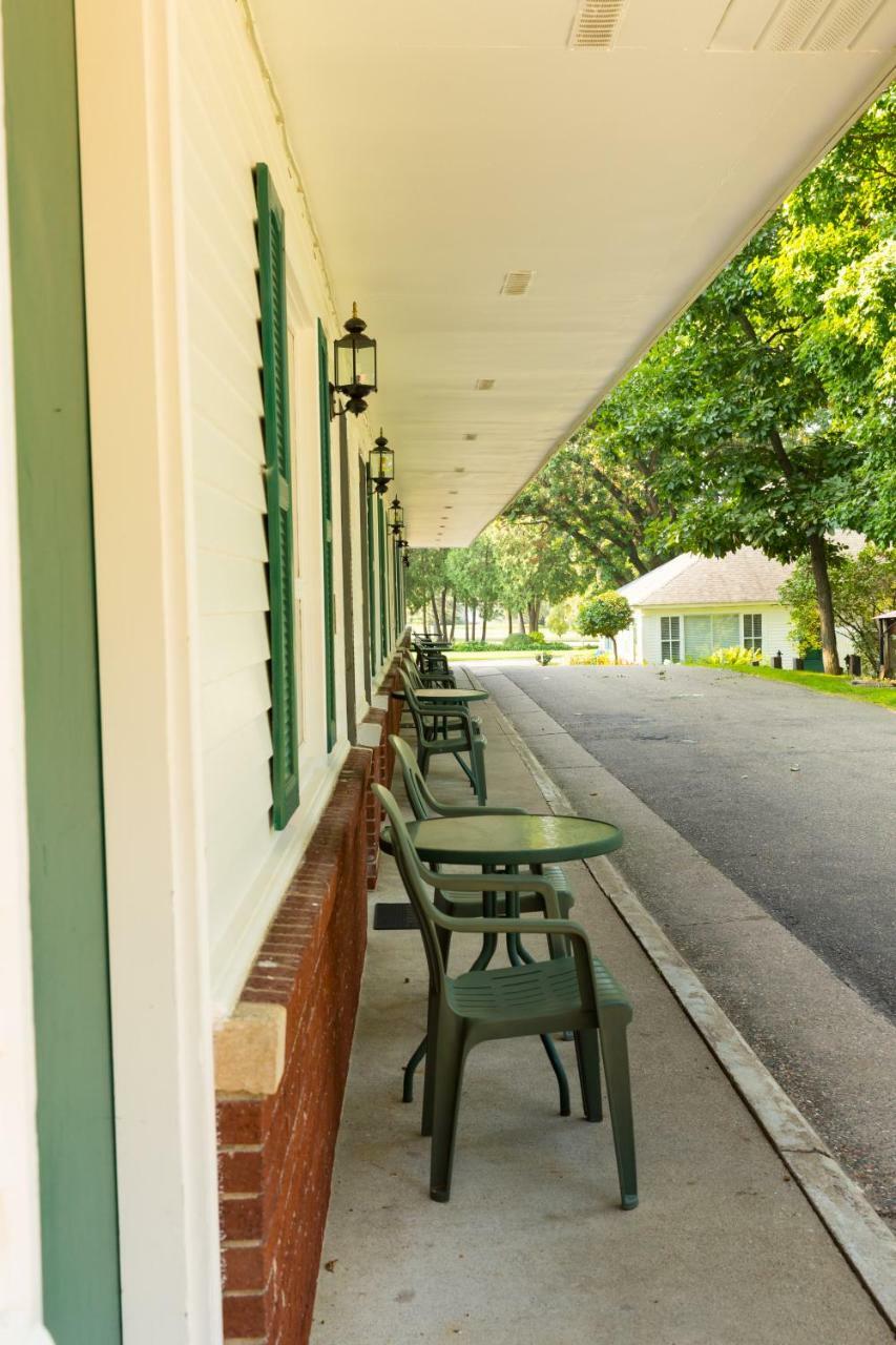 Oak Park Inn Whitehall Zewnętrze zdjęcie